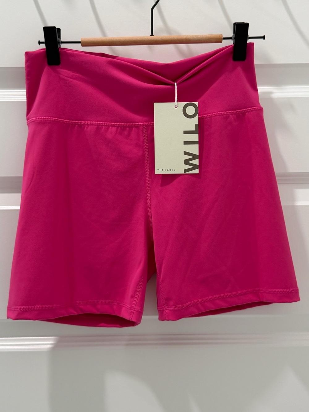 🆕 Wilo The Label | Scrunch Hot Pink Shorts - Size L. - Picture 3 of 6